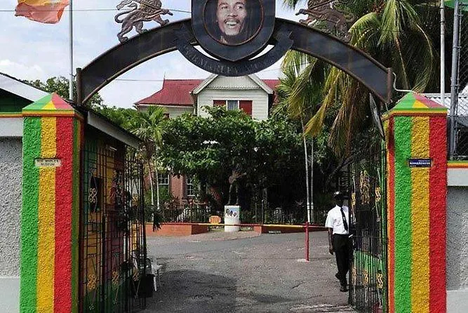 Aparthotel Pearl Of The City Beach Pearl Kingston